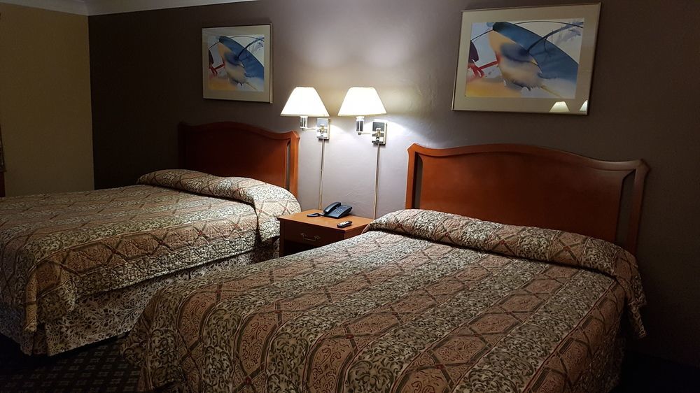 סרניה Faulds Motel מראה חיצוני תמונה